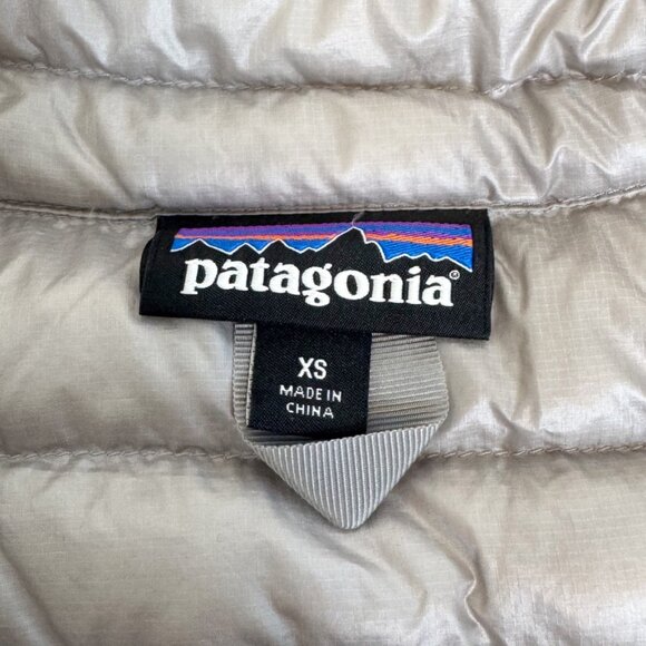 Patagonia Ultralight Down Jacket – Women’s XS – Silver Gray - Picture 10 of 14